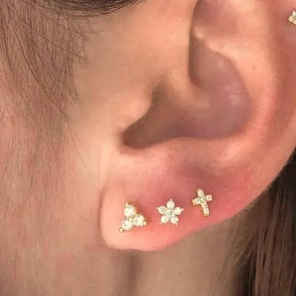 Dainty Diamond Cross Stud Earring Faith Gift Tragus Stud screw back - Picture 4 of 7